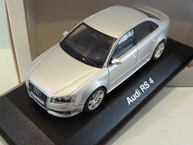 Audi RS4 (B7) Audi RS4 (B7)