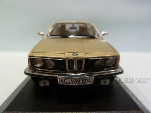 BMW 733i (e23)