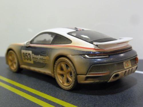 Porsche 911 (992) Dakar Roughroads Design and Shade Green